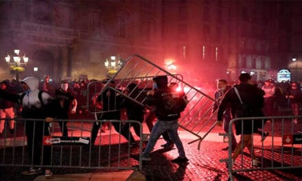 Proteste masive în Spania împotriva restricțiilor. Confruntări între protestatari și forțele de ordine, la Barcelona