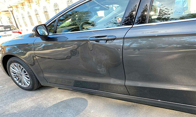 Mașina premierului spaniol, Pedro Sanchez, atacată la heliportul din Ceuta (video)