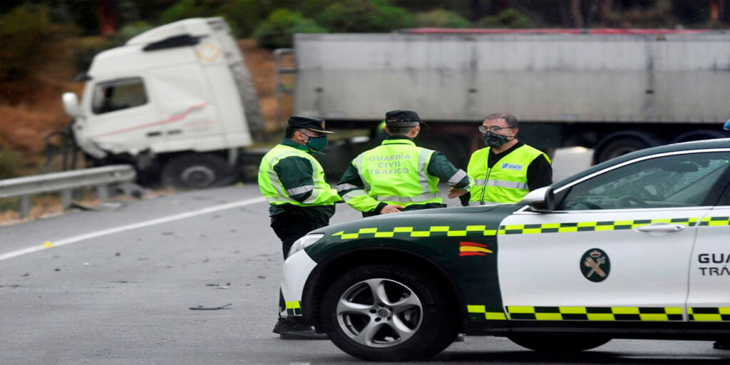 Încă un șofer de camion, român, mort în accident pe o autostradă din Spania!