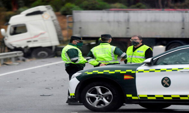 Încă un șofer de camion, român, mort în accident pe o autostradă din Spania!