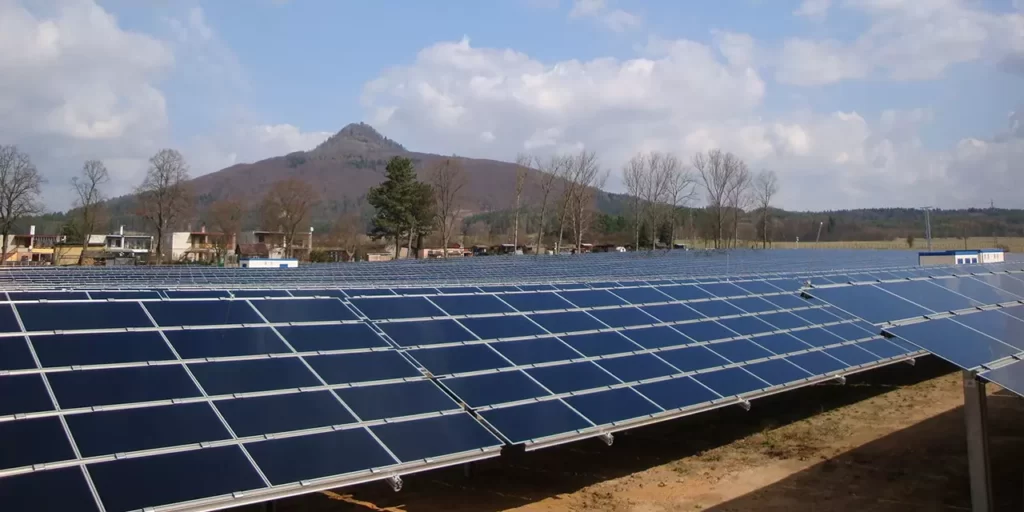 Cel mai mare parc fotovoltaic din Europa va fi construit în România!