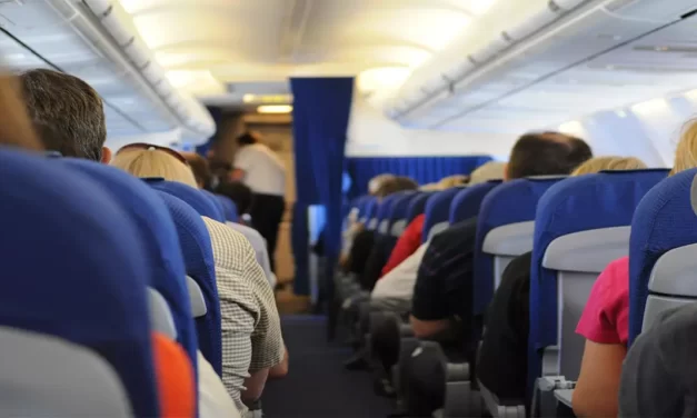 Bilete de Avion: Trucuri pentru a Găsi Cele Mai Ieftine Zboruri către România