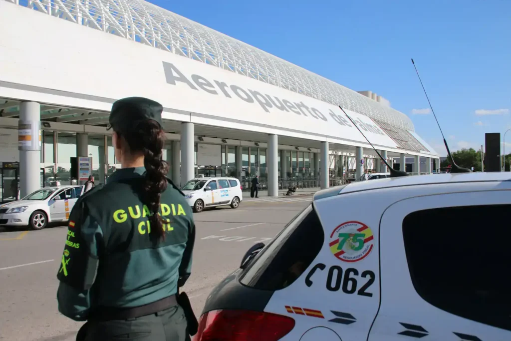 Româncă arestată pentru furt la aeroportul din Palma de Mallorca
